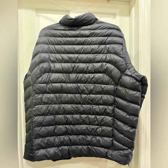 POLO RALPH LAUREN • Men's Packable Quilted Jacket - Picture 8 of 15